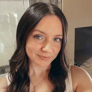 Meet your Posher, Sabrina